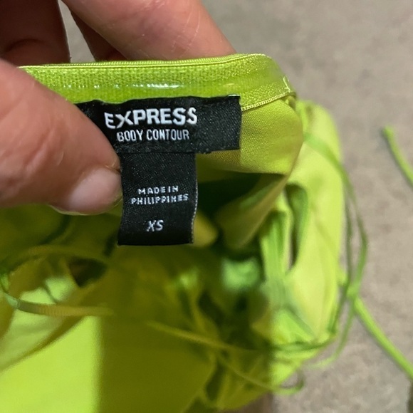 Express body contour like green cut out bodysuit top size X Small - Picture 9 of 9